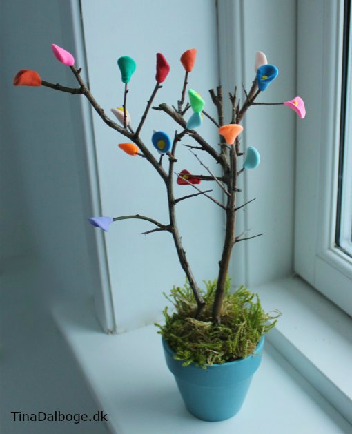 kreativ ide børn kan lave med silk clay og foamclay små træer med blomster og blade