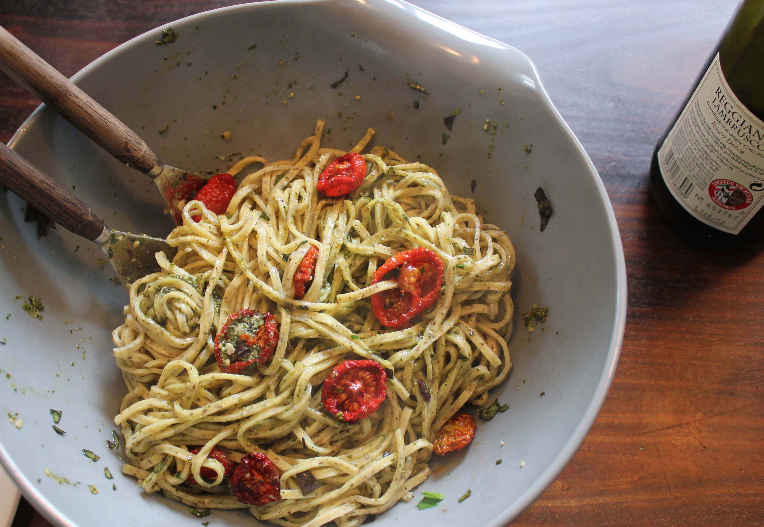 Fredagens Kreative Køkken byder på en prægtig pasta med pesto