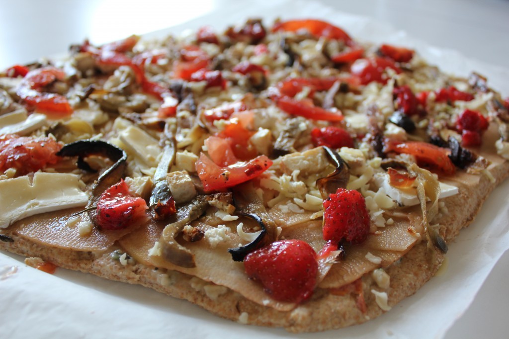 pizza med gorgenzola, kartoffel og jordbær