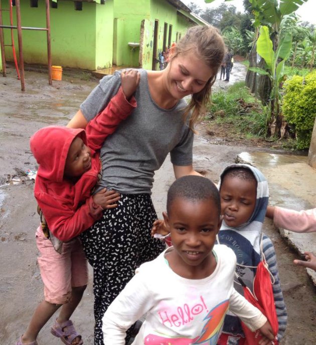 Indsamling til legeplads på Faraja Orphanage - Arusha -Tanzania Laura Dalbøge