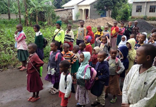 Indsamling til legeplads på Faraja Orphanage Tanzania Laura Dalbøge Amalie Lykke