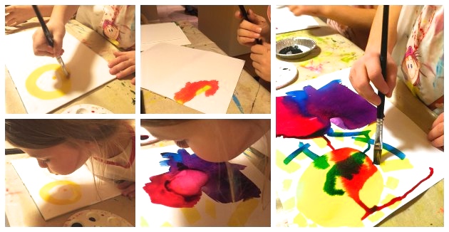 børn maler med flydende akvarel og laver billeder til gaver