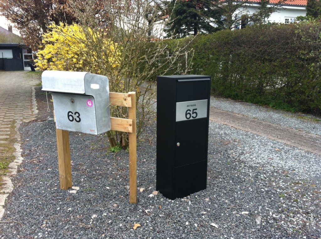 postkasser i to stilarter