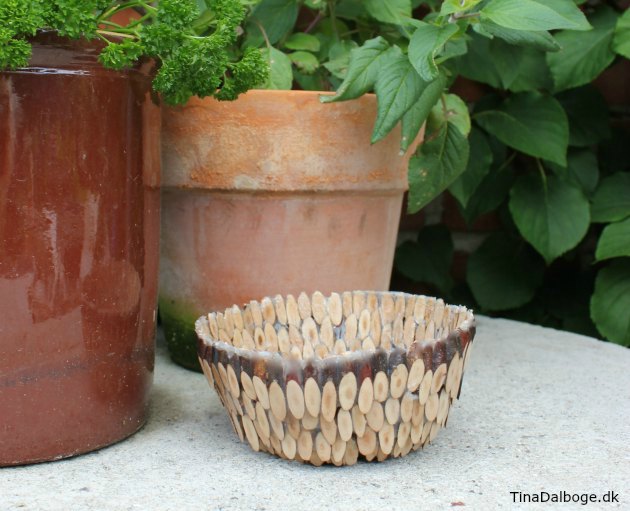 inspiration til en kreativ skål lavet ud af træmiks og paverpol lim som en hjemmelavet gave