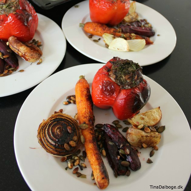 sådan kan du lave fyldte peberfrugter og grøntsager i ovnen